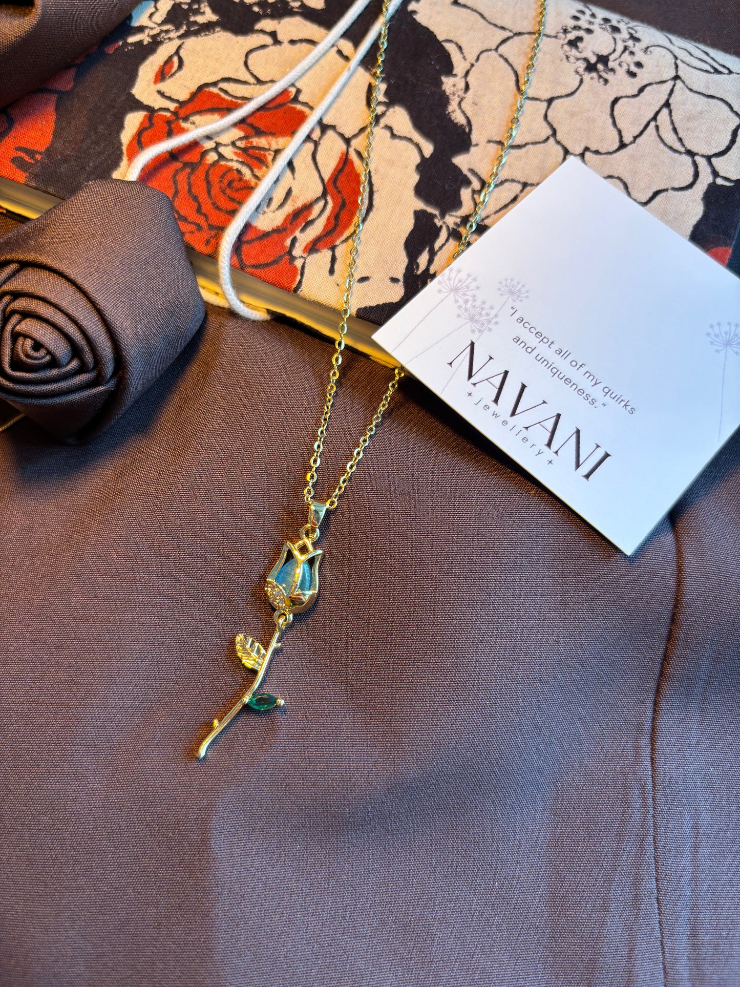 Rose Bloom Pendant Necklace | Dainty Gold Necklace in Floral Design ๐น