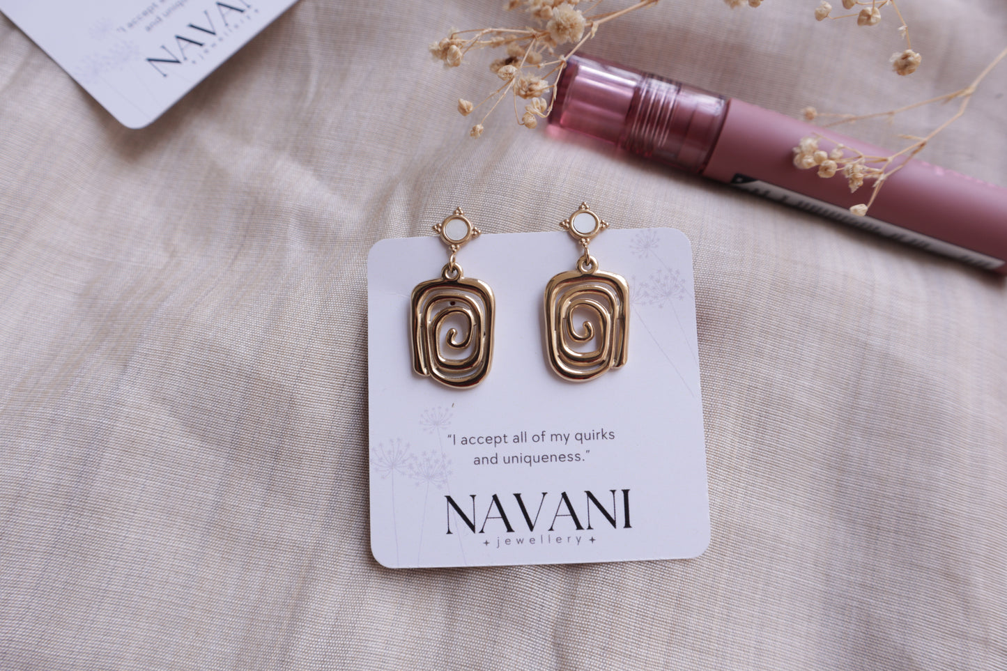 Golden Geometric Earrings – Irregular Circle Design
