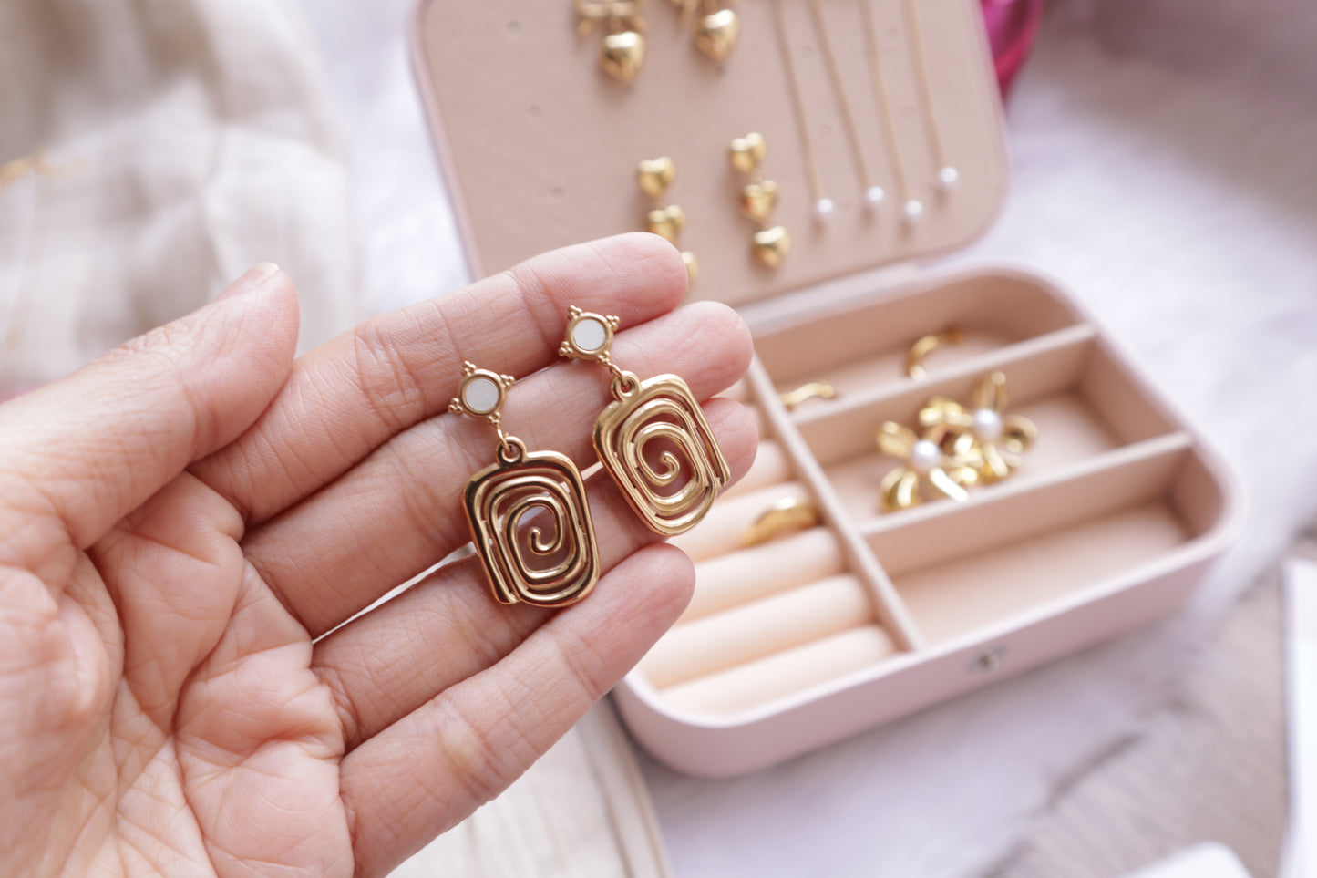 Golden Geometric Earrings – Irregular Circle Design