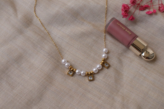 Pearl Square Charm Necklace – Elegant Gold Pearl Jewelry for Her